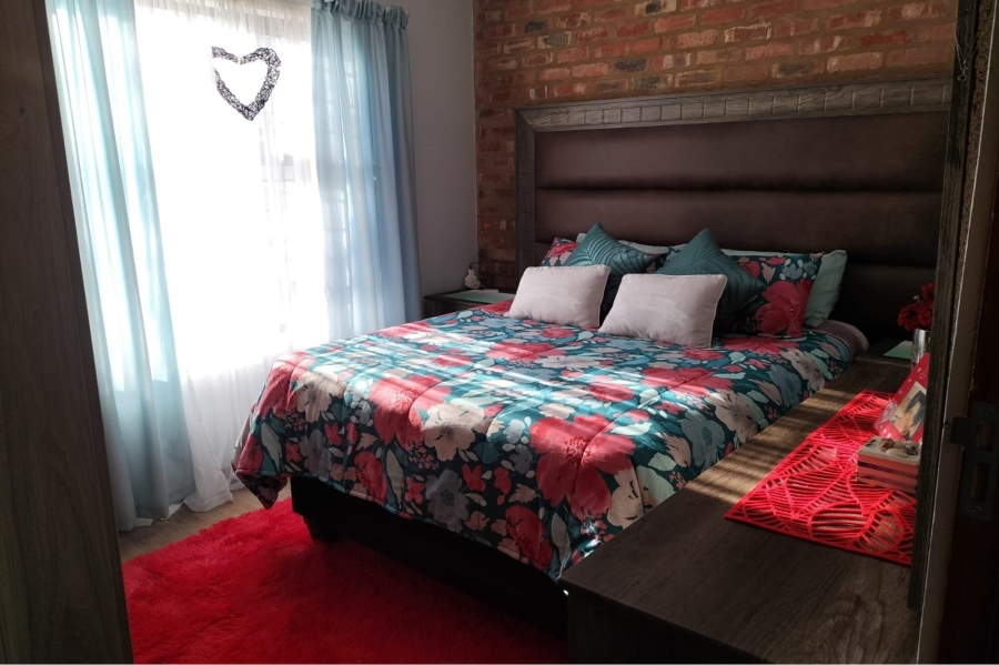 2 Bedroom Property for Sale in Wilkoppies North West